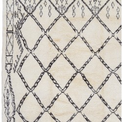 Beige MOROCCAN Berber Beni Ourain Design Rug with black patterns, HANDMADE, 100% Wool, Tribal Rug, Moroccan rug, Beni Ourain Rug, Berberi Rug