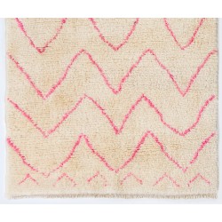 Ivory color MOROCCAN Berber Beni Ourain Design Rug with Pink patterns, HANDMADE, 100% Wool