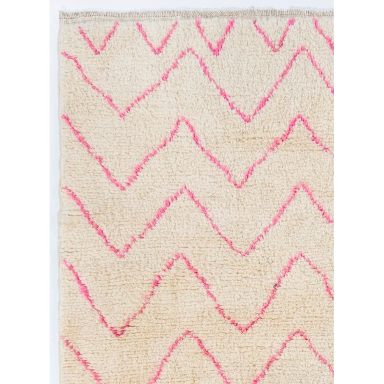 Ivory color MOROCCAN Berber Beni Ourain Design Rug with Pink patterns, HANDMADE, 100% Wool