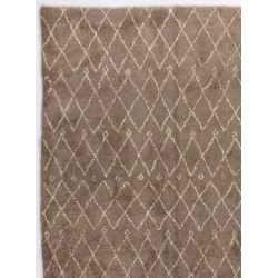 Natural Brown colored MOROCCAN Berber Beni Ourain Design Rug with Beige Diamond Patterns, HANDMADE, 100% Wool