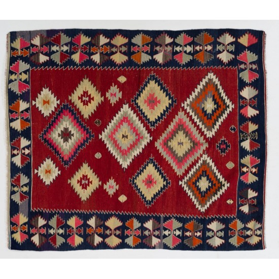 Gorgeous Vintage Handmade Kilim from Turkey, Geometric Pattern Rug. 5.6 x 6.7 Ft (170 x 202 cm)