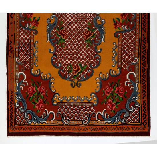 Bessarabian Vintage Hand-Woven Moldovian Wool Kilim, Unique Floral Pattern 50 years old Kilim Rug. 6 x 10 Ft (180 x 303 cm)