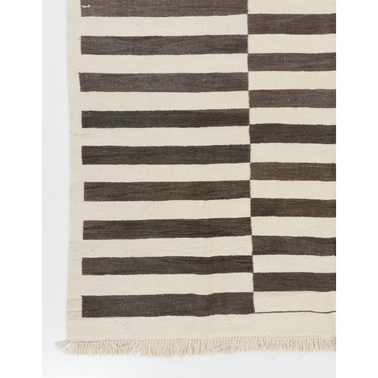 Natural Un-dyed Wool Kilim, Modern Flat-Weave Kilim Rug. 9 x 12 Ft (275 x 365 cm)