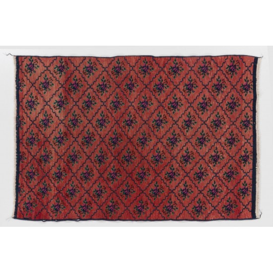 Vintage Handmade Turkish Karapinar Rug with interlocking flowers. 3.4 x 5.2 Ft (102 x 158 cm)