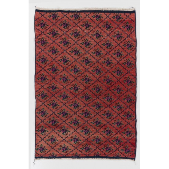 Vintage Handmade Turkish Karapinar Rug with interlocking flowers. 3.4 x 5.2 Ft (102 x 158 cm)