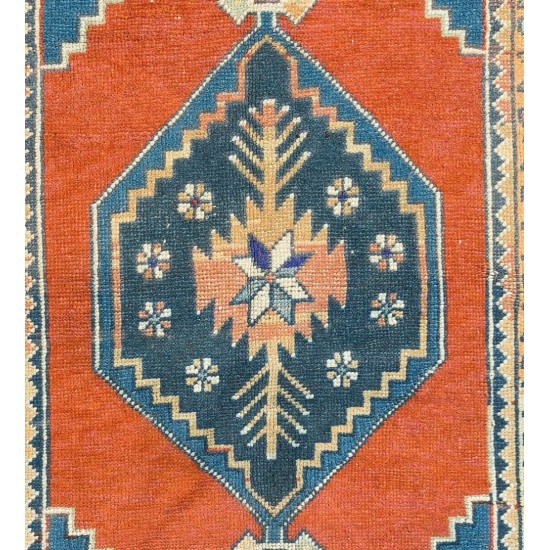 Vintage Geometric Medallion Design Handmade Turkish Konya Accent Rug. 3.6 x 5.4 Ft (107 x 162 cm)