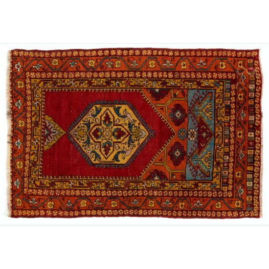 Antique Prayer Rug. Ca 1900. Handmade Turkish Rug. 3.7 x 5 Ft (110 x 155 cm)