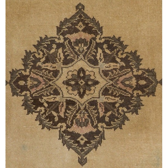 Vintage Handmade Anatolian Rug, 100% Wool. 3.7 x 6 Ft (110 x 185 cm)