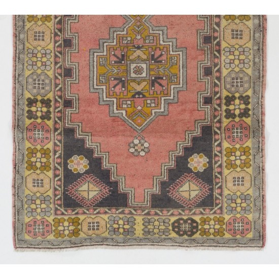 Vintage Handmade Oriental Rug, Traditional Turkish Carpet. 3.9 x 7 Ft (116 x 215 cm)