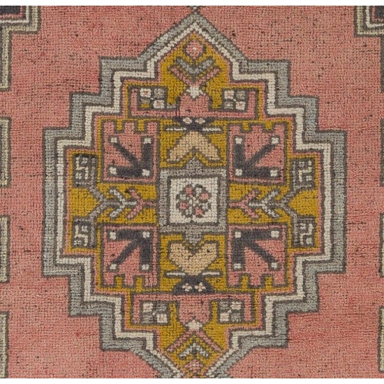 Vintage Handmade Oriental Rug, Traditional Turkish Carpet. 3.9 x 7 Ft (116 x 215 cm)