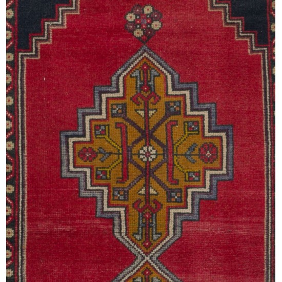 Traditional Handmade Turkish Rug, Mid-Century Oriental Wool Carpet. 4 x 7.7 Ft (120 x 234 cm)