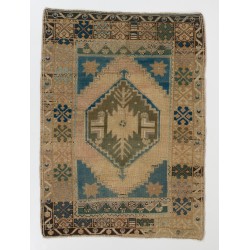 Mid-Century Handmade Rug, Turkish 1960s Floor Covering. 4.2 x 5.8 Ft (128 x 175 cm)