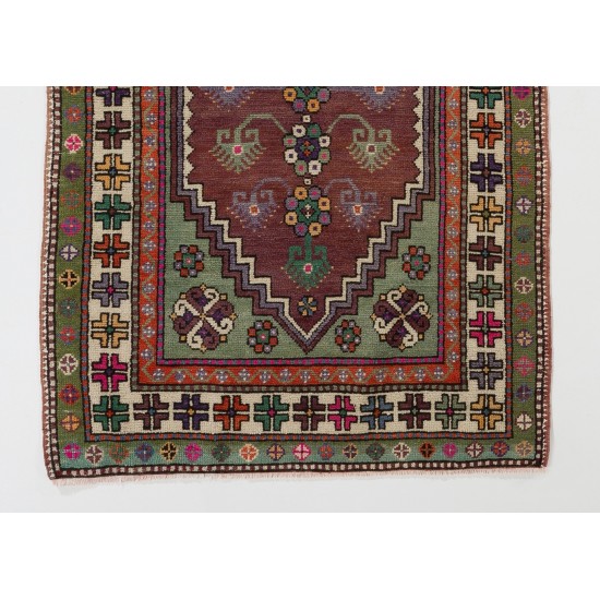 Mid-Century Handmade Rug, Turkish 1960s Floor Covering. 4.3 x 5.3 Ft (130 x 160 cm)