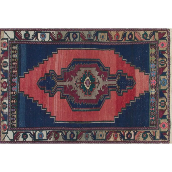 Traditional Handmade Turkish Rug, Unique Vintage Wool Carpet. 4.4 x 7.3 Ft (134 x 222 cm)