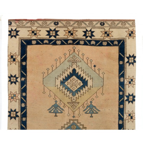 Geometric Patterned Handmade 1960s Central Anatolian Area Rug, 100% Wool. 4.7 x 8 Ft (143 x 245 cm)