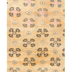 Floral Patterned Vintage Handmade Turkish Oriental Rug, 100% Wool. 6 x 9 Ft (182 x 274 cm)