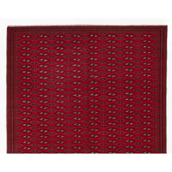 Fine Turkoman Rug in Red Color, 100% Wool. 6 x 9.6 Ft (184 x 290 cm)