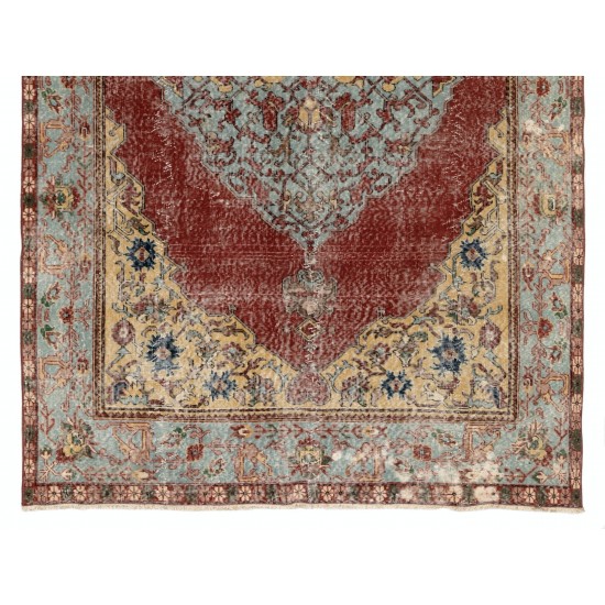 Traditional Oriental Wool Rug from 1960's, Hand-Knotted Turkish Village Carpet. 6.2 x 9 Ft (186 x 275 cm)