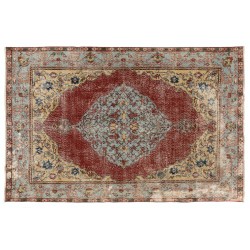 Traditional Oriental Wool Rug from 1960's, Hand-Knotted Turkish Village Carpet. 6.2 x 9 Ft (186 x 275 cm)