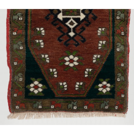 Handmade Doormat (Seat or Cushion Cover), Small Vintage Turkish Rug. 1.4 x 2.6 Ft (42 x 77 cm)