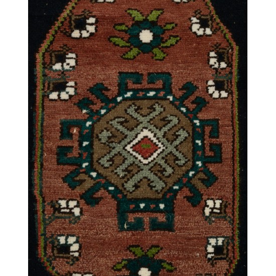 Handmade Doormat (Seat or Cushion Cover), Small Vintage Turkish Rug. 1.5 x 2.5 Ft (44 x 74 cm)