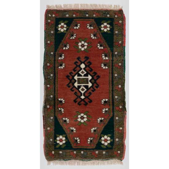 Handmade Turkish Doormat (Seat or Cushion Cover), Small Vintage Turkish Rug. 1.5 x 2.7 Ft (44 x 80 cm)