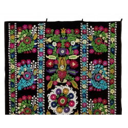 Silk Hand Embroidered Bed Cover, Vintage Suzani Wall Hanging from Uzbekistan. 4.6 x 7.3 Ft (140 x 220 cm)