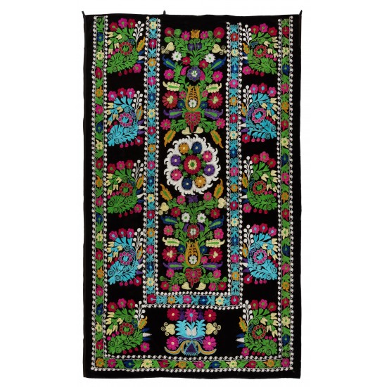 Silk Hand Embroidered Bed Cover, Vintage Suzani Wall Hanging from Uzbekistan. 4.6 x 7.5 Ft (140 x 228 cm)