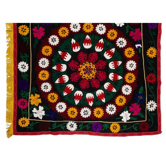Silk Hand Embroidered Bed Cover, Vintage Suzani Wall Hanging from Uzbekistan. 5 x 7.4 Ft (150 x 225 cm)