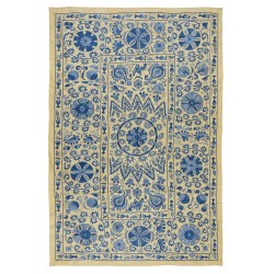 New Silk Embroidery Suzani Textille. Traditional Handmade Uzbek Wall Hanging, Bed or Table Cover. 4.8 x 7 Ft (146 x 213 cm)
