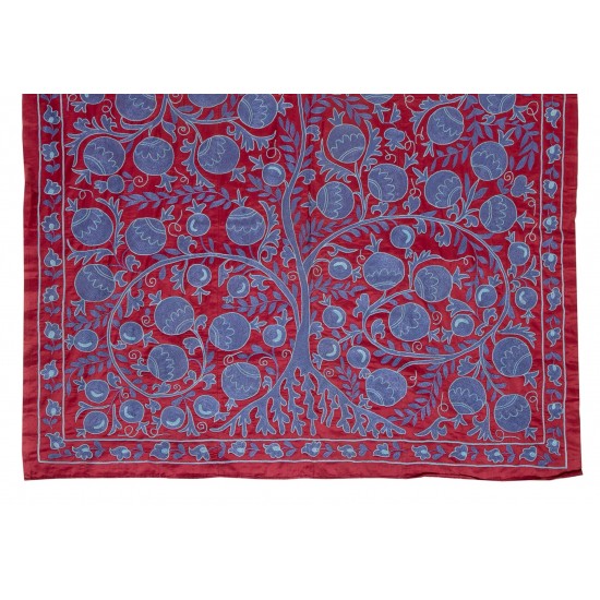 New Silk Embroidery Suzani Textille. Traditional Handmade Uzbek Wall Hanging, Bed or Table Cover. 5 x 6.9 Ft (150 x 210 cm)