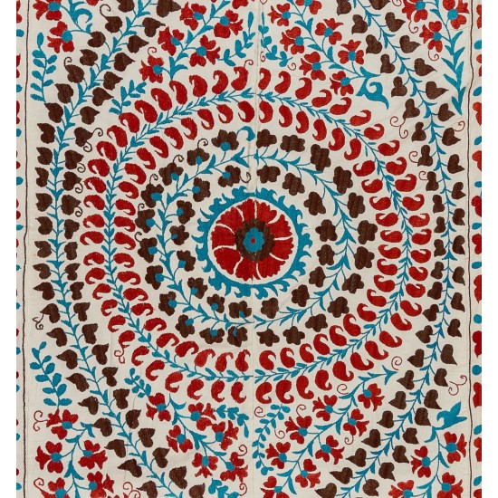 New Silk Embroidery Suzani Textille. Traditional Handmade Uzbek Bed Cover. 6.3 x 8 Ft (190 x 245 cm)