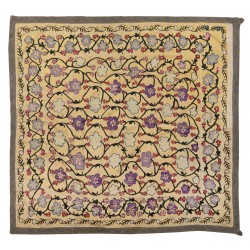 Silk Embroidery Suzani Wall Hanging, Vintage Handmade Uzbek Bed or Table Cover. 4 x 4.3 Ft (123 x 130 cm)