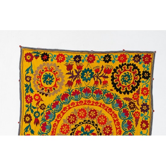 Vintage Central Asian / Uzbek Suzani Wall Hanging, Silk Hand Embroidered Bed Cover. 4.5 x 5.9 Ft (135 x 177 cm)