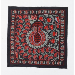 Square Silk Embroidery Suzani Wall Hanging, Vintage Handmade Uzbek Bed or Table Cover. 3 x 3 Ft (92 x 92 cm)