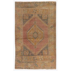 Vintage Handmade Turkish Wool Rug with Geometric Medallion Design, Tribal Style Carpet. 3.7 x 5.7 Ft (110 x 172 cm)