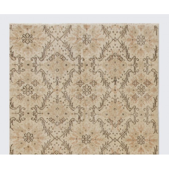Hand-Knotted Vintage Floral Accent Rug, Central Anatolian Wool Carpet. 3.8 x 6.7 Ft (115 x 204 cm)