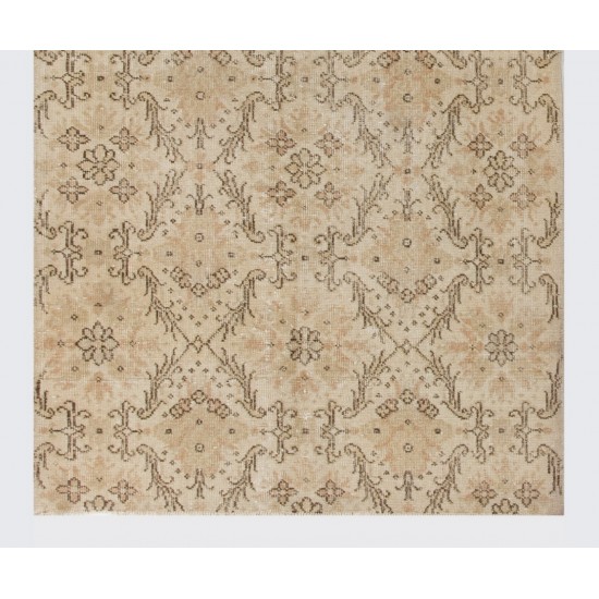 Hand-Knotted Vintage Floral Accent Rug, Central Anatolian Wool Carpet. 3.8 x 6.7 Ft (115 x 204 cm)