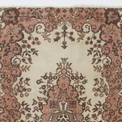 Turkish Handmade Vintage Rug with Medallion Design, Art for the Floor. 3.9 x 6.7 Ft (117 x 203 cm)