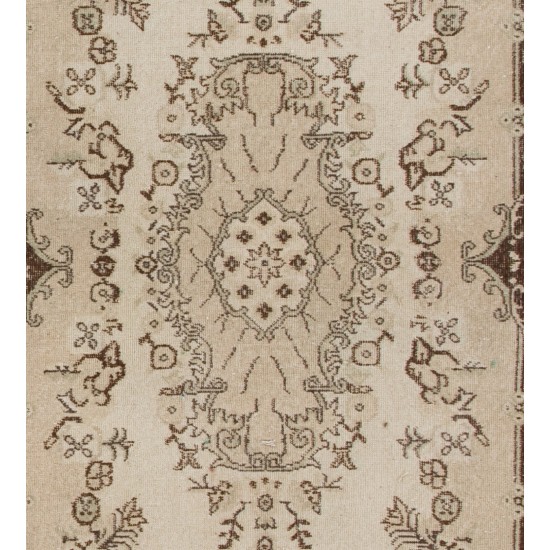 Vintage Handmade Turkish Oushak Wool Rug with Medallion Design. 3.9 x 7.2 Ft (117 x 218 cm)