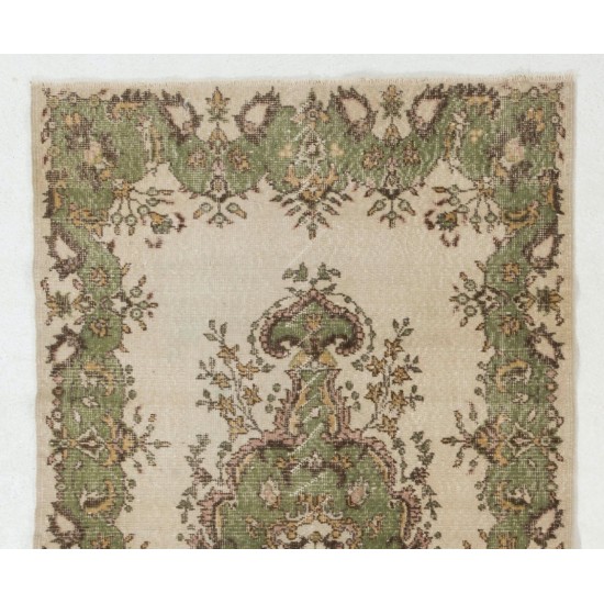 Vintage Handmade Turkish Oushak Wool Rug with Medallion Design. 4 x 6.9 Ft (120 x 208 cm)