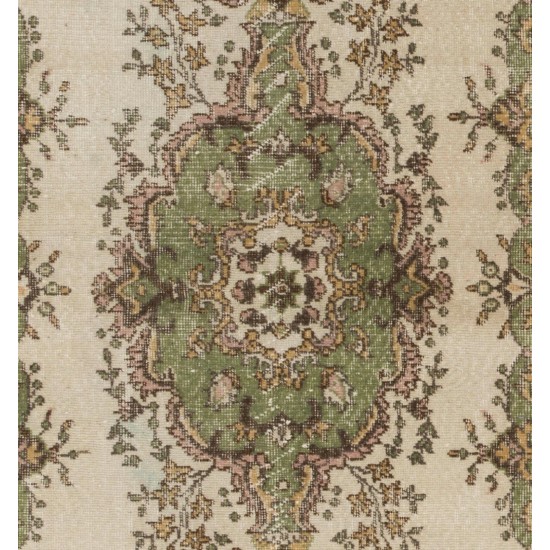 Vintage Handmade Turkish Oushak Wool Rug with Medallion Design. 4 x 6.9 Ft (120 x 208 cm)