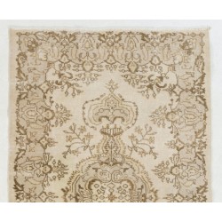 Handmade Vintage Rug, Floral Design Central Anatolian Carpet. 4 x 6.9 Ft (120 x 210 cm)