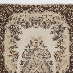 Vintage Handmade Turkish Oushak Wool Rug with Medallion Design. 4 x 7 Ft (123 x 215 cm)