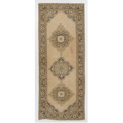 Mid-20th-Century Handmade Turkish Runner Rug, Great for Hallway Decor. 4.4 x 11 Ft (133 x 334 cm)