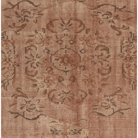 Vintage Handmade Turkish Oushak Wool Rug with Medallion Design. 4.6 x 7.9 Ft (140 x 240 cm)