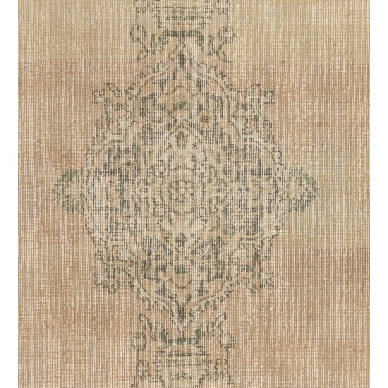 Vintage Handmade Turkish Oushak Wool Rug with Medallion Design. 5.4 x 8.4 Ft (162 x 255 cm)
