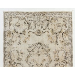 Mid-Century Hand-Knotted Anatolian Rug, Woolen Floor Covering. 5.6 x 8.7 Ft (170 x 265 cm)