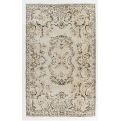 Mid-Century Hand-Knotted Anatolian Rug, Woolen Floor Covering. 5.6 x 8.7 Ft (170 x 265 cm)