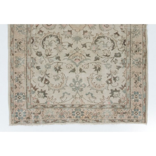 Vintage Hand-Knotted Anatolian Rug with Floral Design, Woolen Floor Covering. 5.7 x 7.9 Ft (173 x 240 cm)